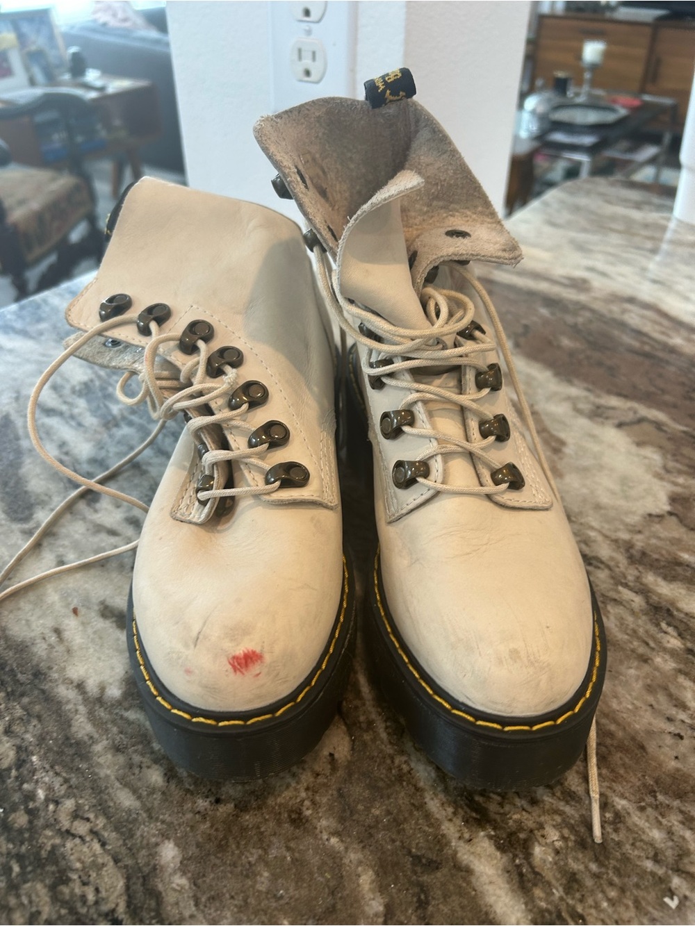 Dr. Martens leona heeled Platform boots size 6 have stains wear